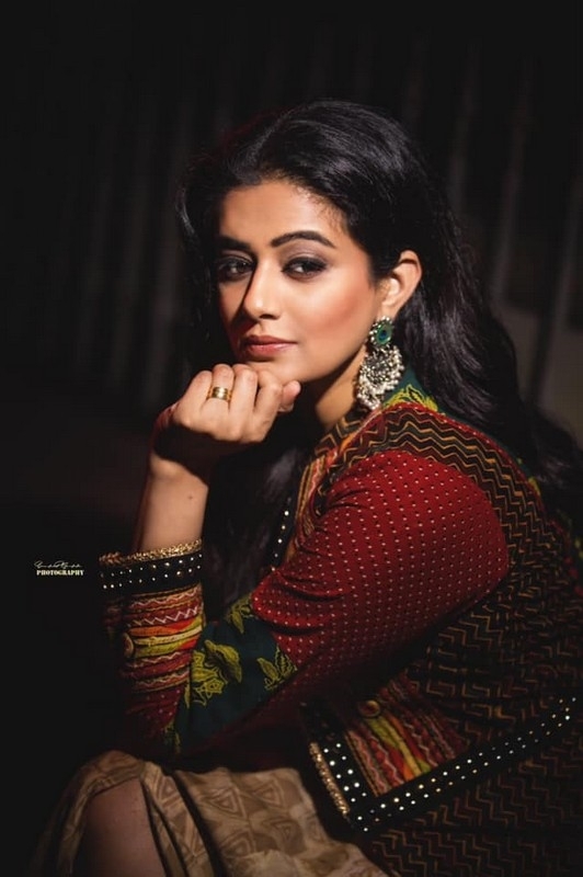 Priyamani Photos - 1 / 6 photos