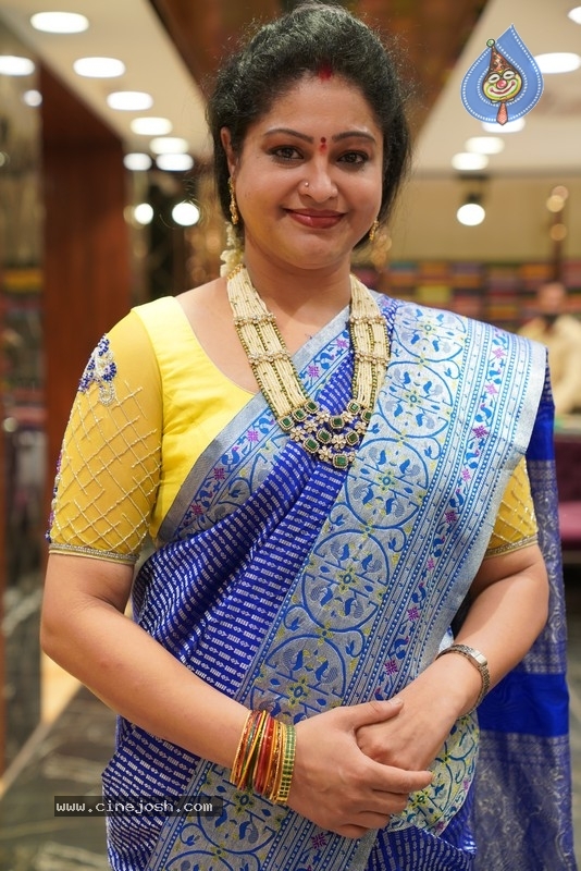 Raasi Photos - 2 / 4 photos