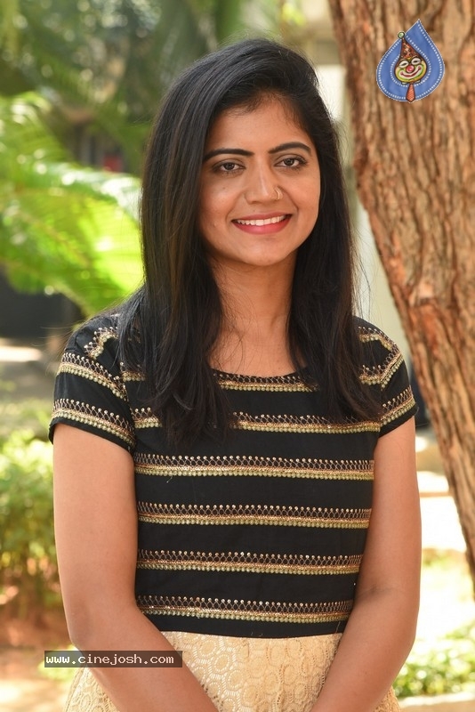 Siva Jyothi Pics - 2 / 13 photos