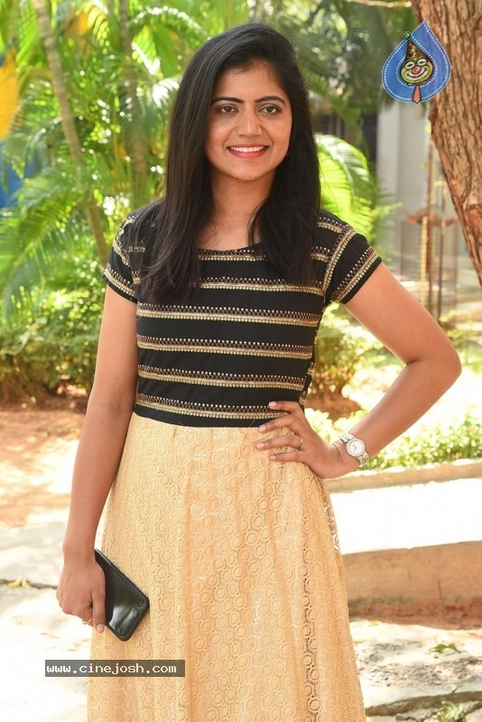 Siva Jyothi Pics - 3 / 13 photos