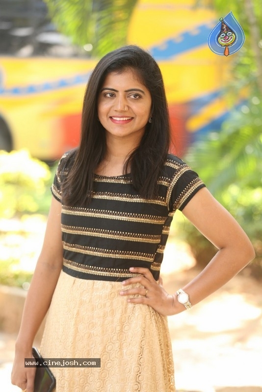 Siva Jyothi Pics - 4 / 13 photos