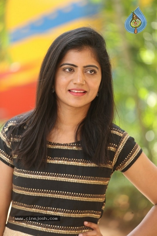 Siva Jyothi Pics - 5 / 13 photos