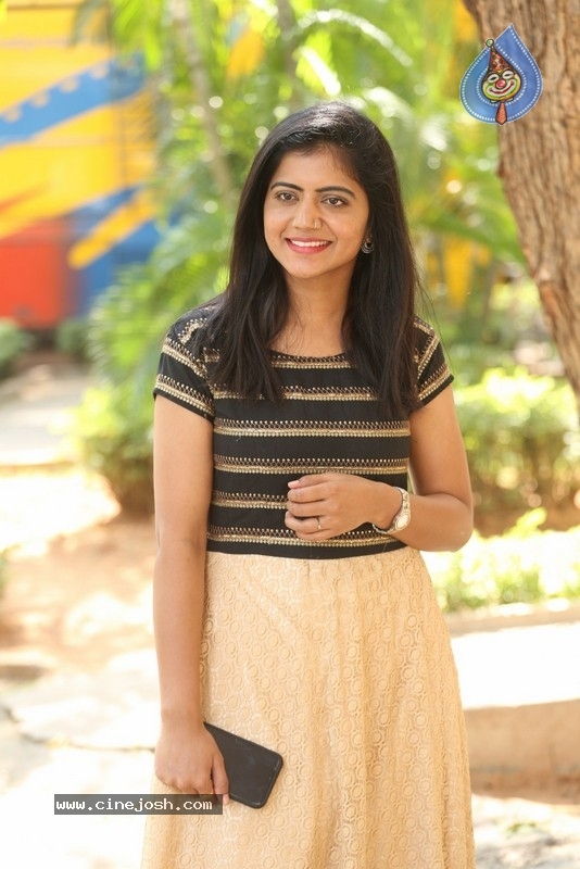 Siva Jyothi Pics - 12 / 13 photos