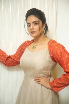 Sreemukhi Photos - 5 of 7