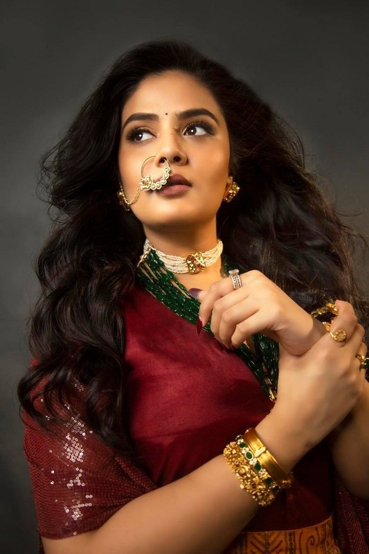 Sreemukhi Photos - 1 / 7 photos