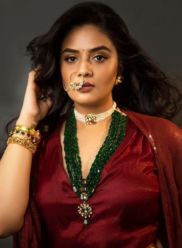 Sreemukhi Photos - 5 / 7 photos