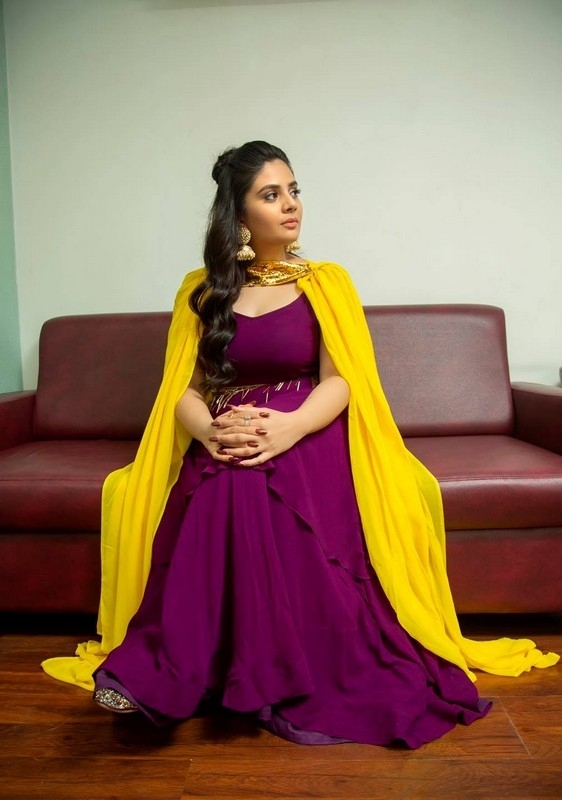 Sreemukhi Photos - 6 / 9 photos