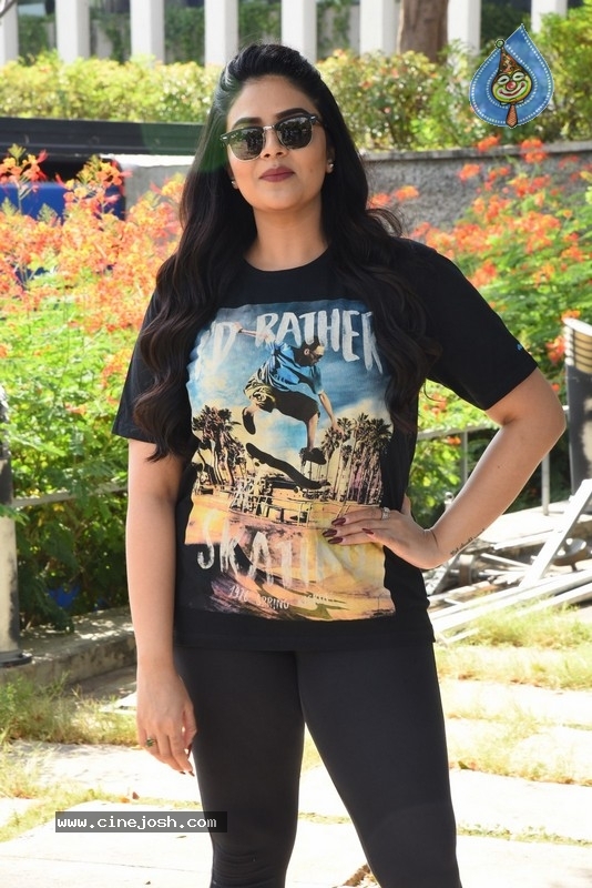 Sreemukhi Photos - 6 / 11 photos