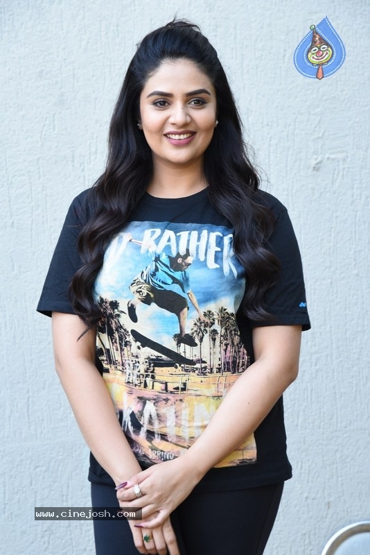 Sreemukhi Photos - 10 / 11 photos