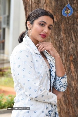 Tejaswi Madivada Photos - 7 of 17