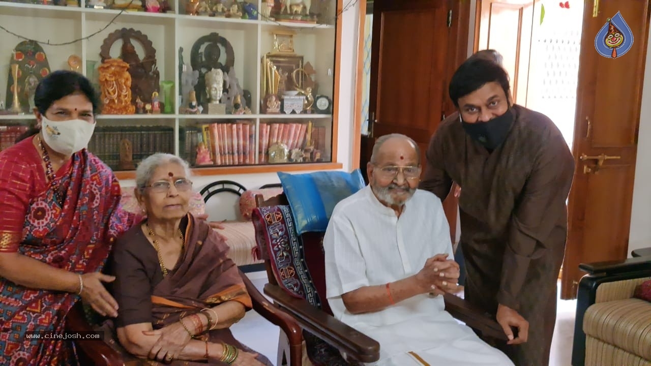 Chiru Meets K Viswanath - 14 / 20 photos