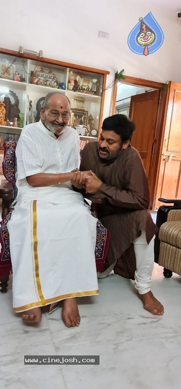 Chiru Meets K Viswanath - 17 / 20 photos