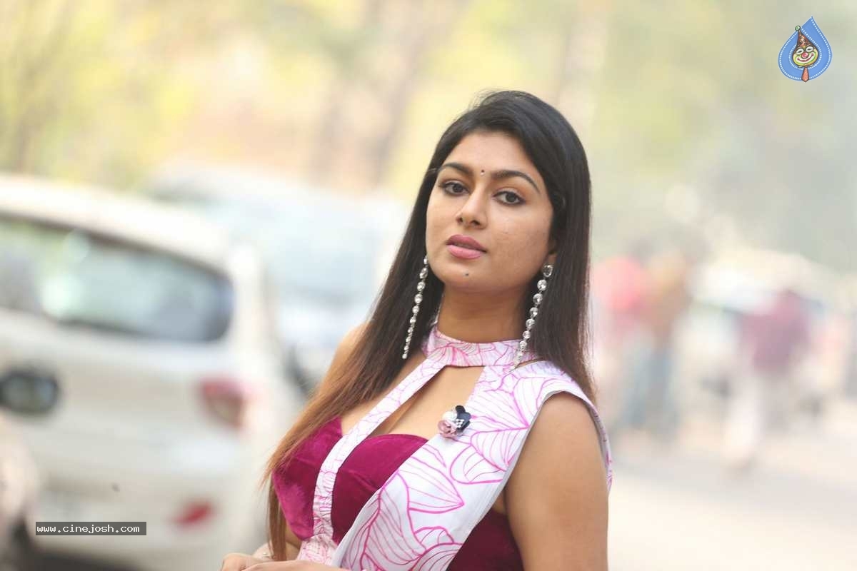 Akshatha Srinivas Stills - 12 / 16 photos