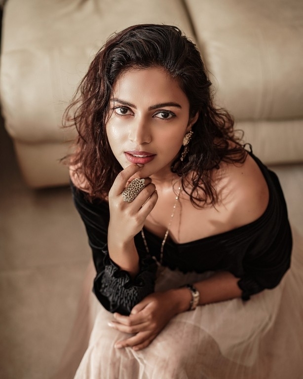 Amala Paul Photos - 5 / 5 photos