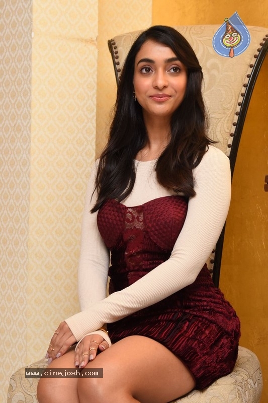 Amrin Qureshi Interview Photos - 17 / 20 photos