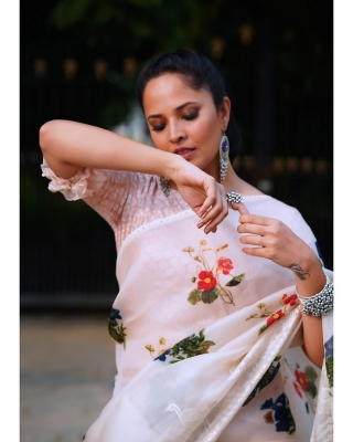 Anasuya Bharadwaj Photos - 9 of 13