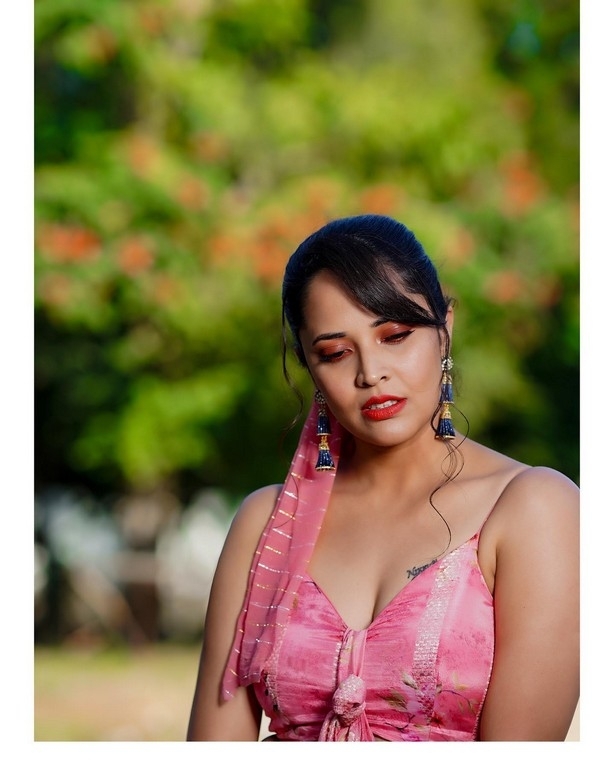 Anasuya Bharadwaj Photos - 2 / 12 photos