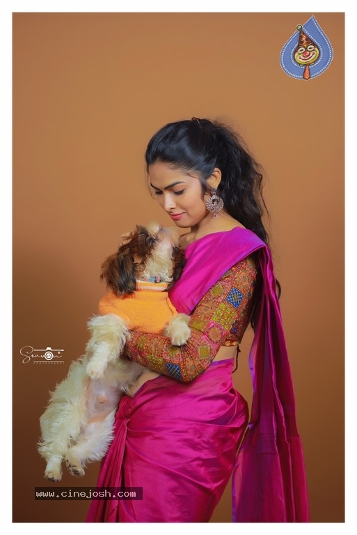 Divi Vadthya Photo Shoot - 4 / 13 photos