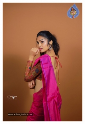 Divi Vadthya Photo Shoot - 6 of 13