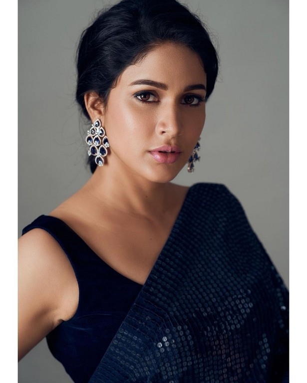 Lavanya Tripathi Saree Look - 2 / 5 photos