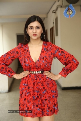 Mannara Chopra Stills - 5 of 14