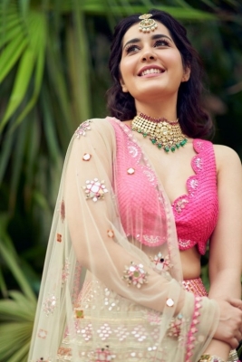 Raashi Khanna Photos - 3 of 4