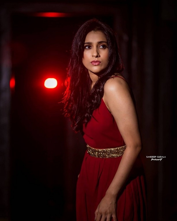 Rashmi Gautam Photos - 2 / 3 photos