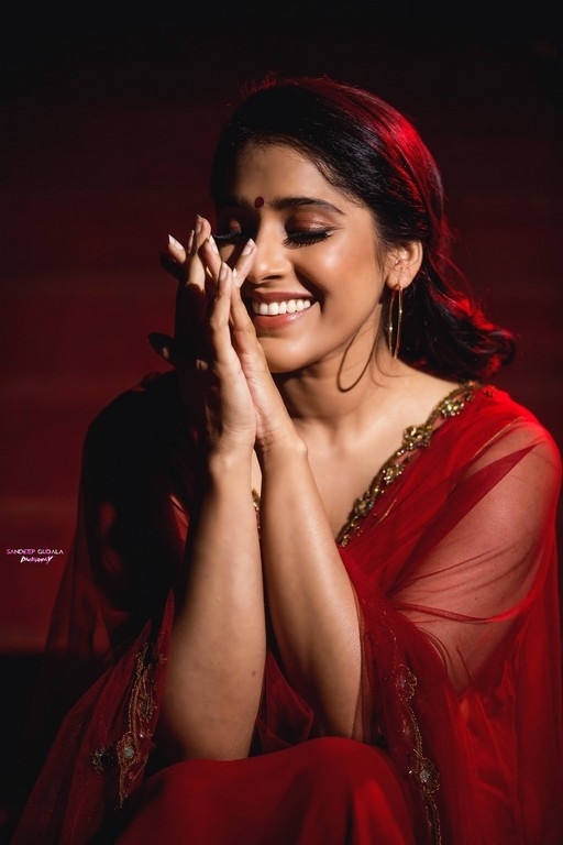 Rashmi Gautam Photos - 6 / 10 photos