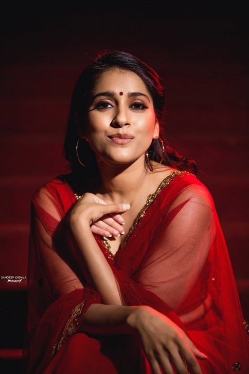 Rashmi Gautam Photos - 8 / 10 photos