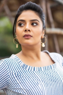 Sreemukhi Photos - 4 of 7