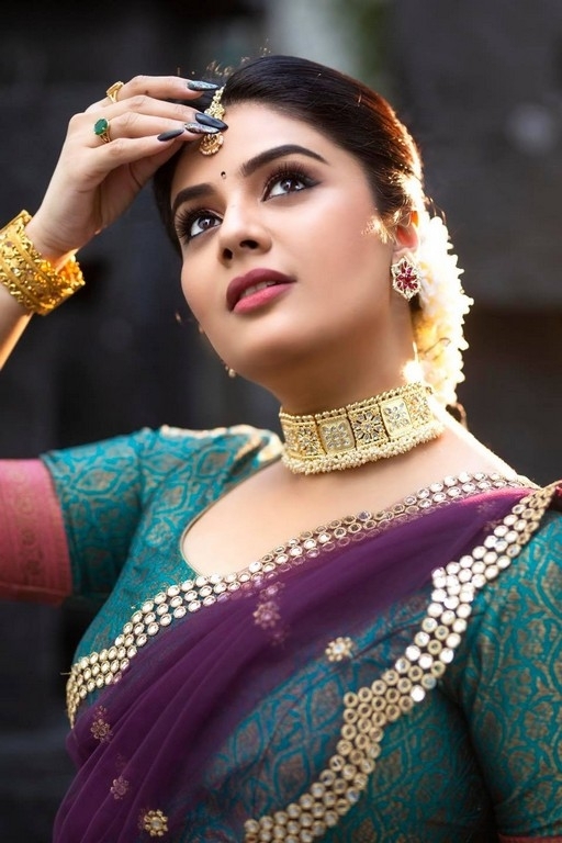 Sreemukhi Photos - 2 / 10 photos