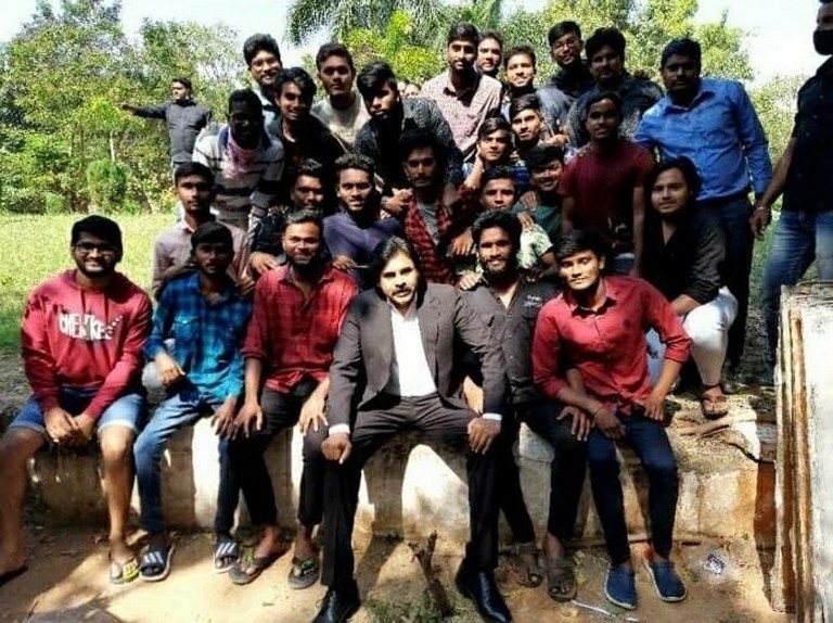 Pawan Kalyan at Vakeel Saab sets - 2 / 2 photos