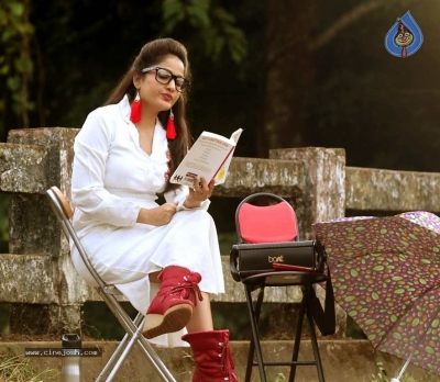 Lady Movie Stills - 6 of 6