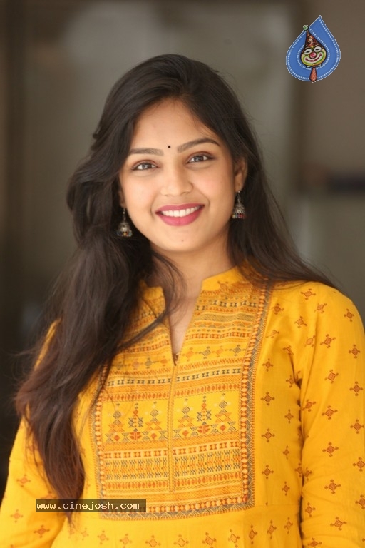 Anu Varna Photos - 4 / 15 photos