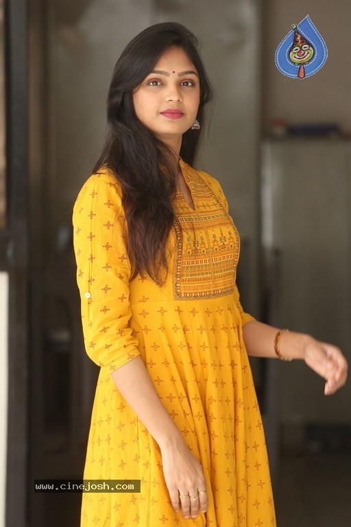 Anu Varna Photos - 6 / 15 photos