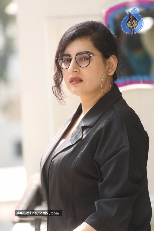 Archana Shastry Interview - 15 / 21 photos