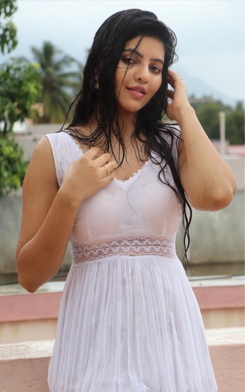 Athulyaa Ravi - 4 / 4 photos