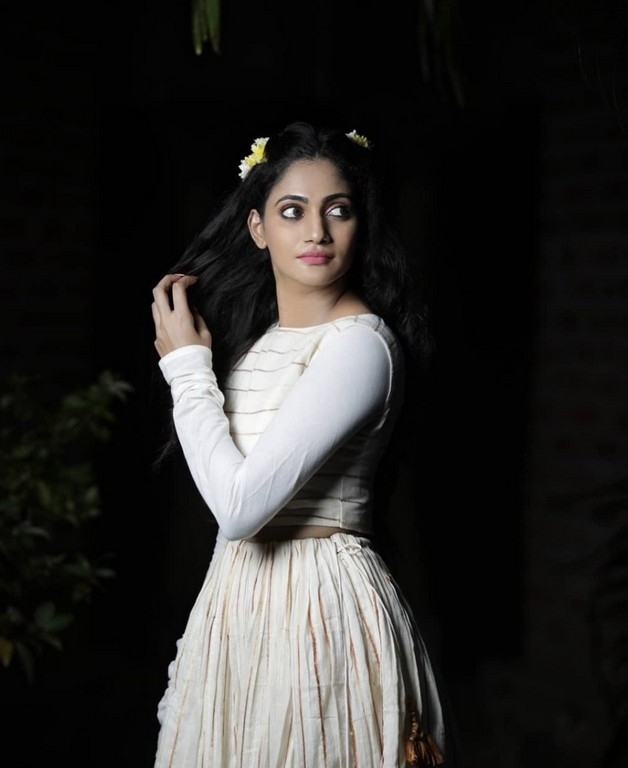 Losliya Mariyanesan Pics - 1 / 4 photos