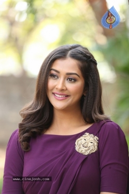 Pooja Jhaveri Stills - 17 of 18