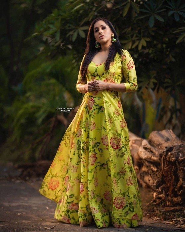 Rashmi Gautam Photos - 1 / 7 photos