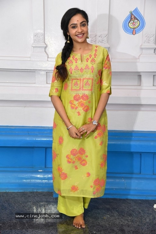 Smruthi Venkat Photos - 5 / 21 photos