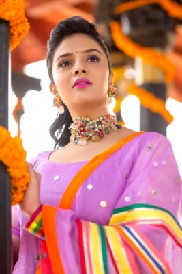 Sreemukhi Photos - 1 of 8