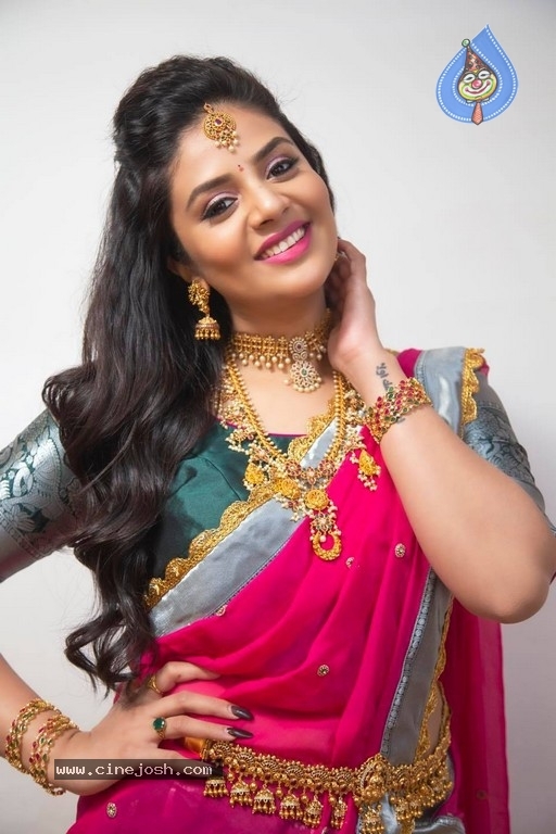 Sreemukhi Photos - 1 / 14 photos