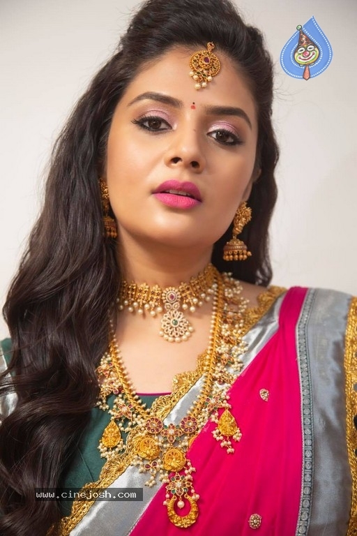 Sreemukhi Photos - 6 / 14 photos