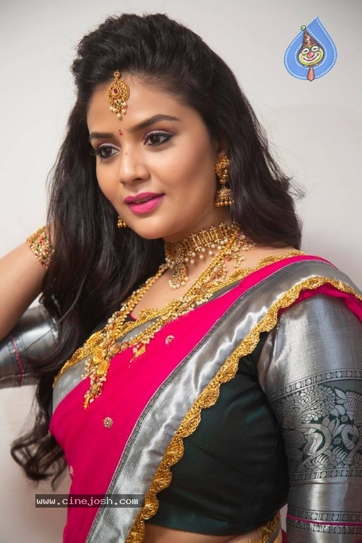 Sreemukhi Photos - 13 / 14 photos