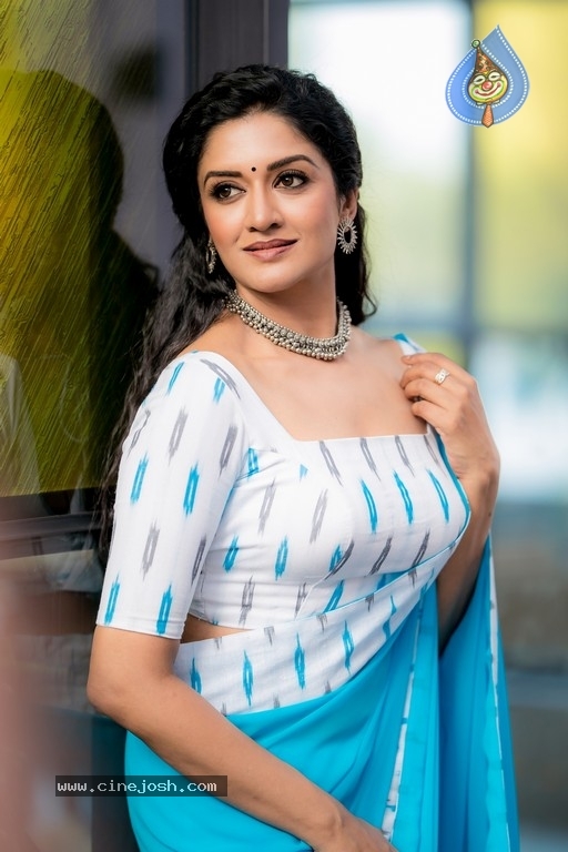 Vimala Raman - 4 / 10 photos