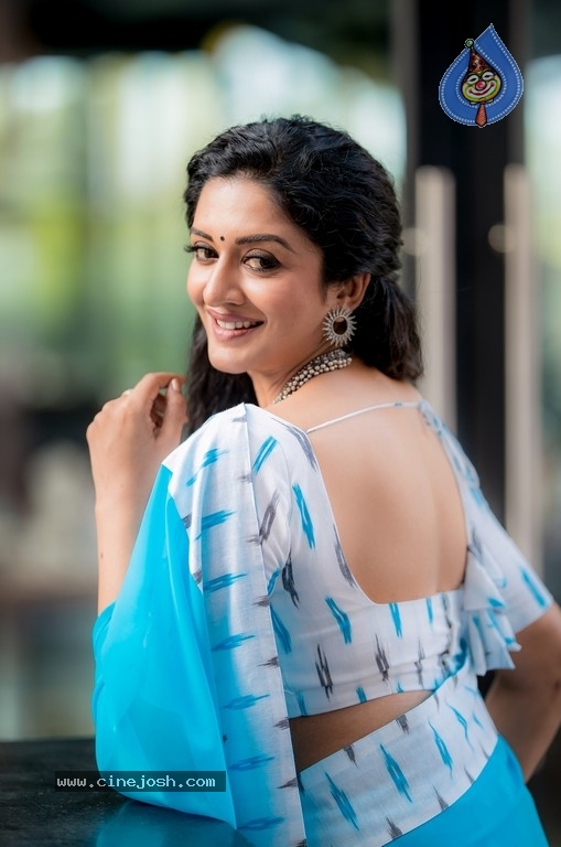 Vimala Raman - 7 / 10 photos