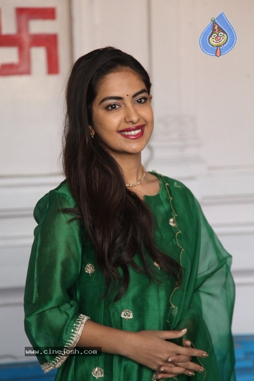 Avika Gor Photos - 8 / 15 photos