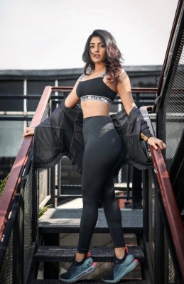 Eesha Rebba Pics - 4 of 4