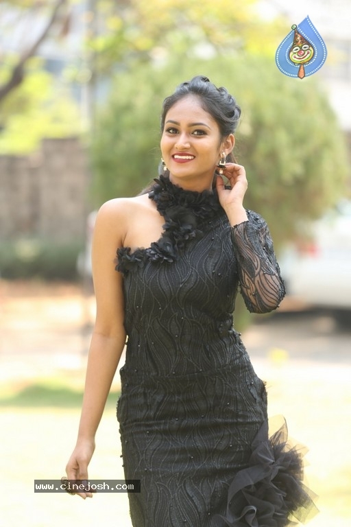 Maheswari Photos - 16 / 16 photos